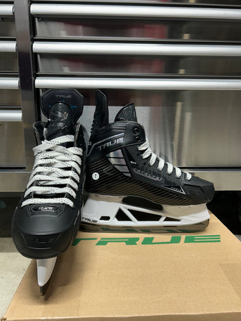 True Catalyst 9X4 Skate Size 7 Regular Width NHL Pro Stock (New)