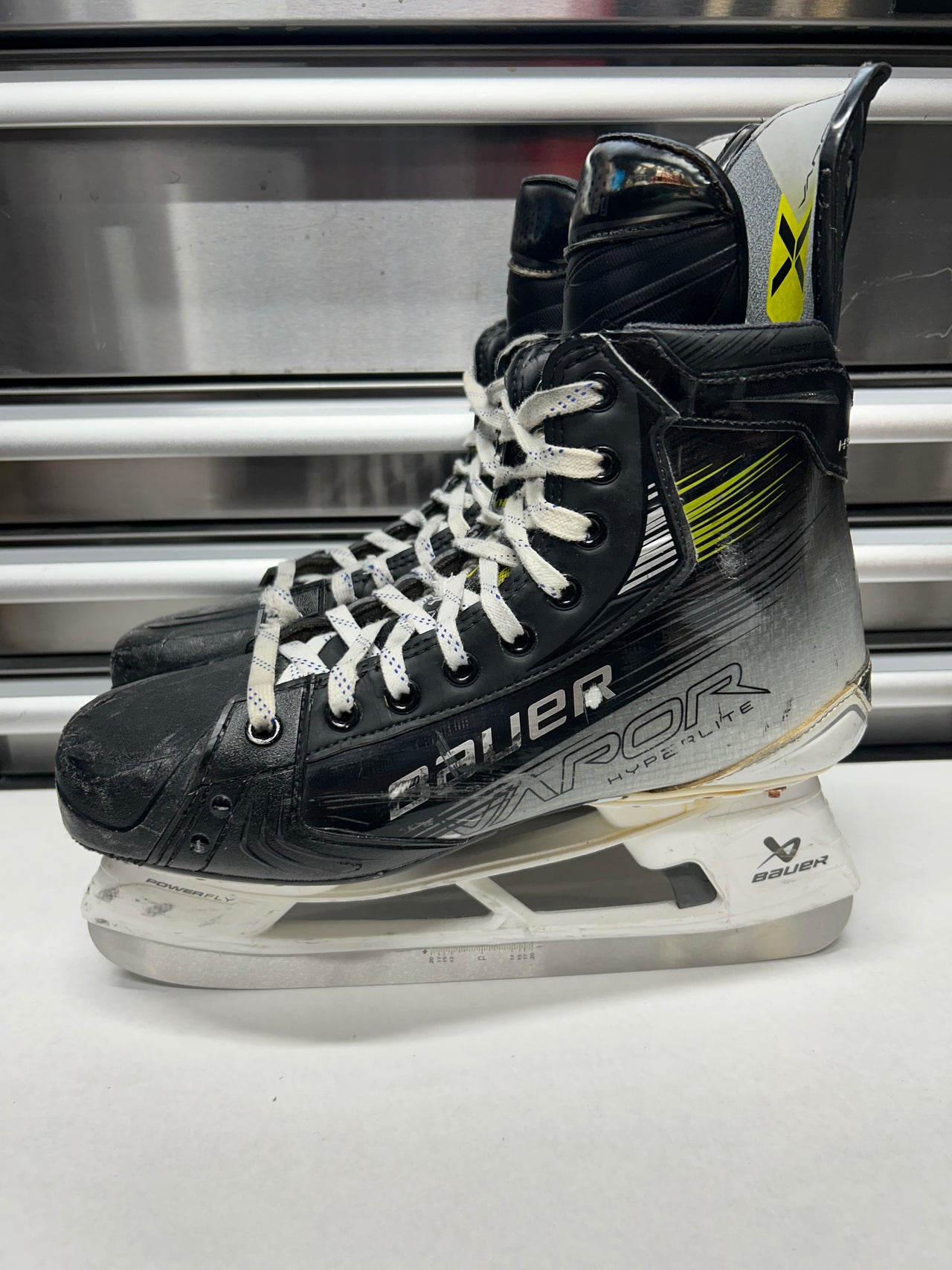 Bauer Hyperlite2 Skate Size 9.5 FIT 1 (Used) NHL Pro Stock