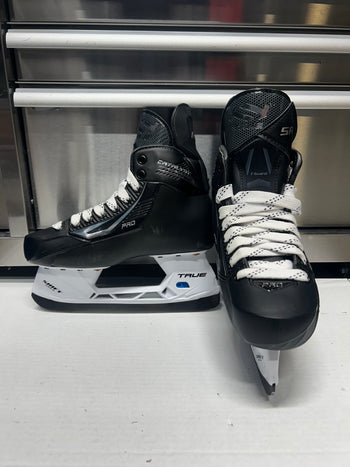 True Catalyst Pro Skate Size 5  Regular Width OHL Pro Stock (New)