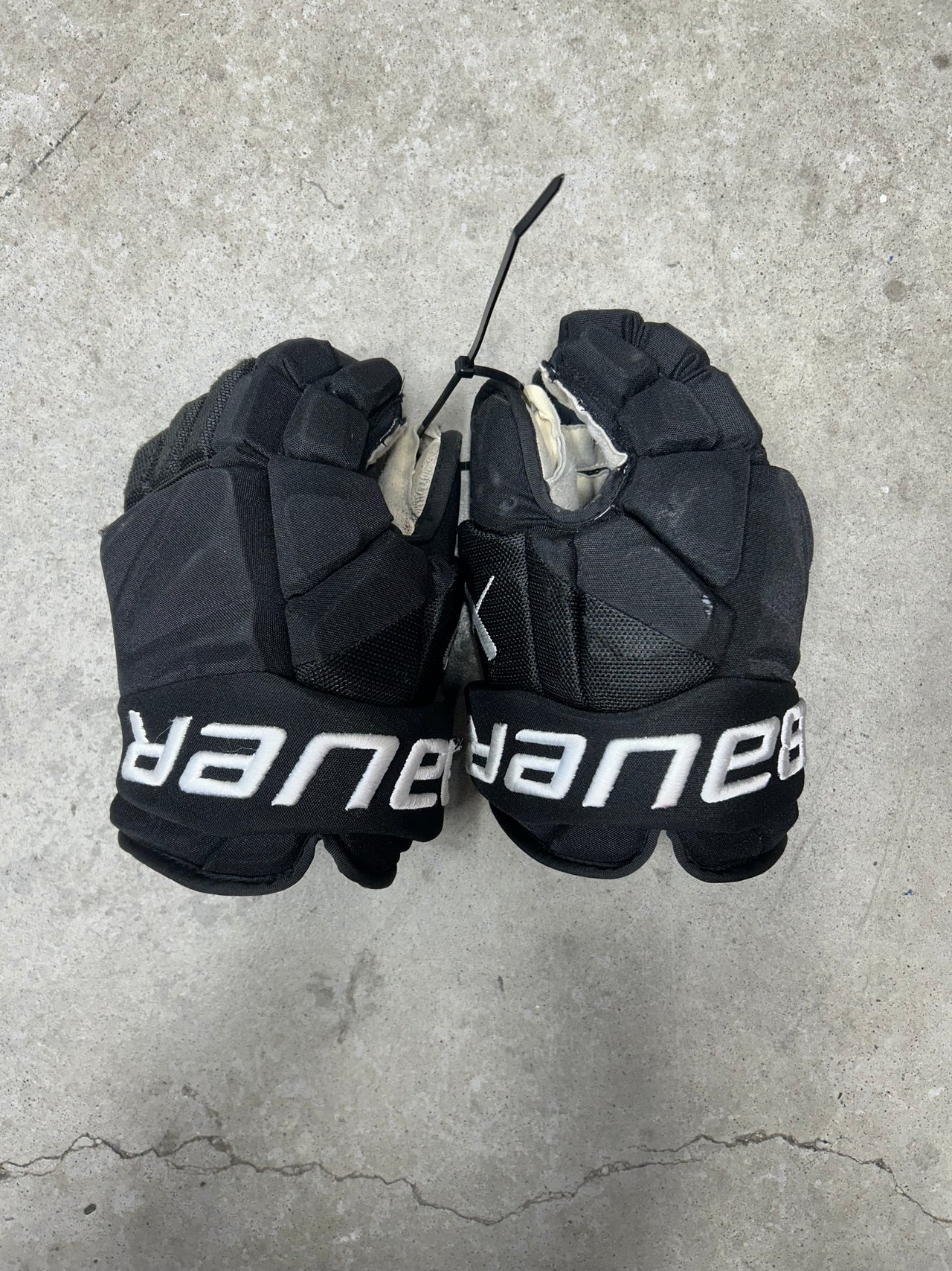 13” Bauer Vapor Hyperlite Gloves NHL Pro Stock (Used)