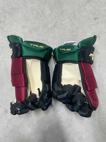 15” True Catalyst 9X Pro Stock Hockey Gloves Josh Brown Arizona Coyotes Kachina (New)