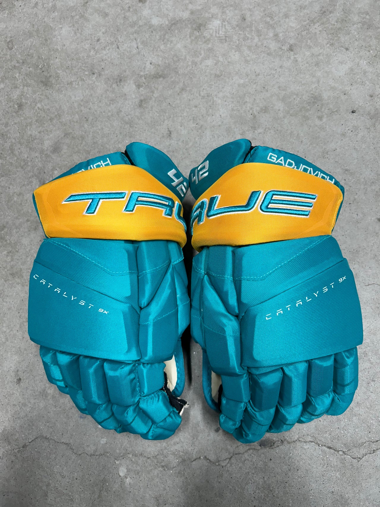 15” True Catalyst 9X Pro Stock Hockey Gloves California Golden Seals  (New)