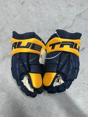 13.5” True Catalyst 9X Pro Stock Hockey Gloves Nashville Predators (New)