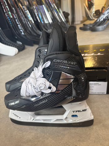 SIZE 7 NEW MITCH MARNER - TORONTO MAPLE LEAFS - HOCKEY SKATES - TRUE - CUSTOM CATALYST PRO - PRO STOCK - 263 HOLDER - REGULAR FIT