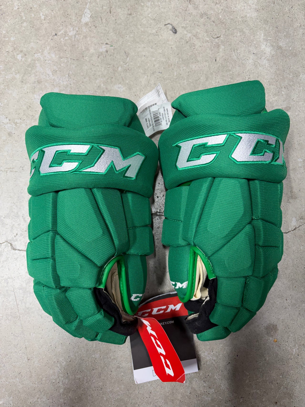 15” CCM Pro Toronto Maple Leafs (ST Pats) Extremely Rare Hockey Gloves (New)
