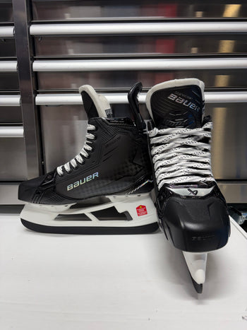 Bauer Shadow Skate Size 9 FIT 2 (New) NCAA Pro Stock