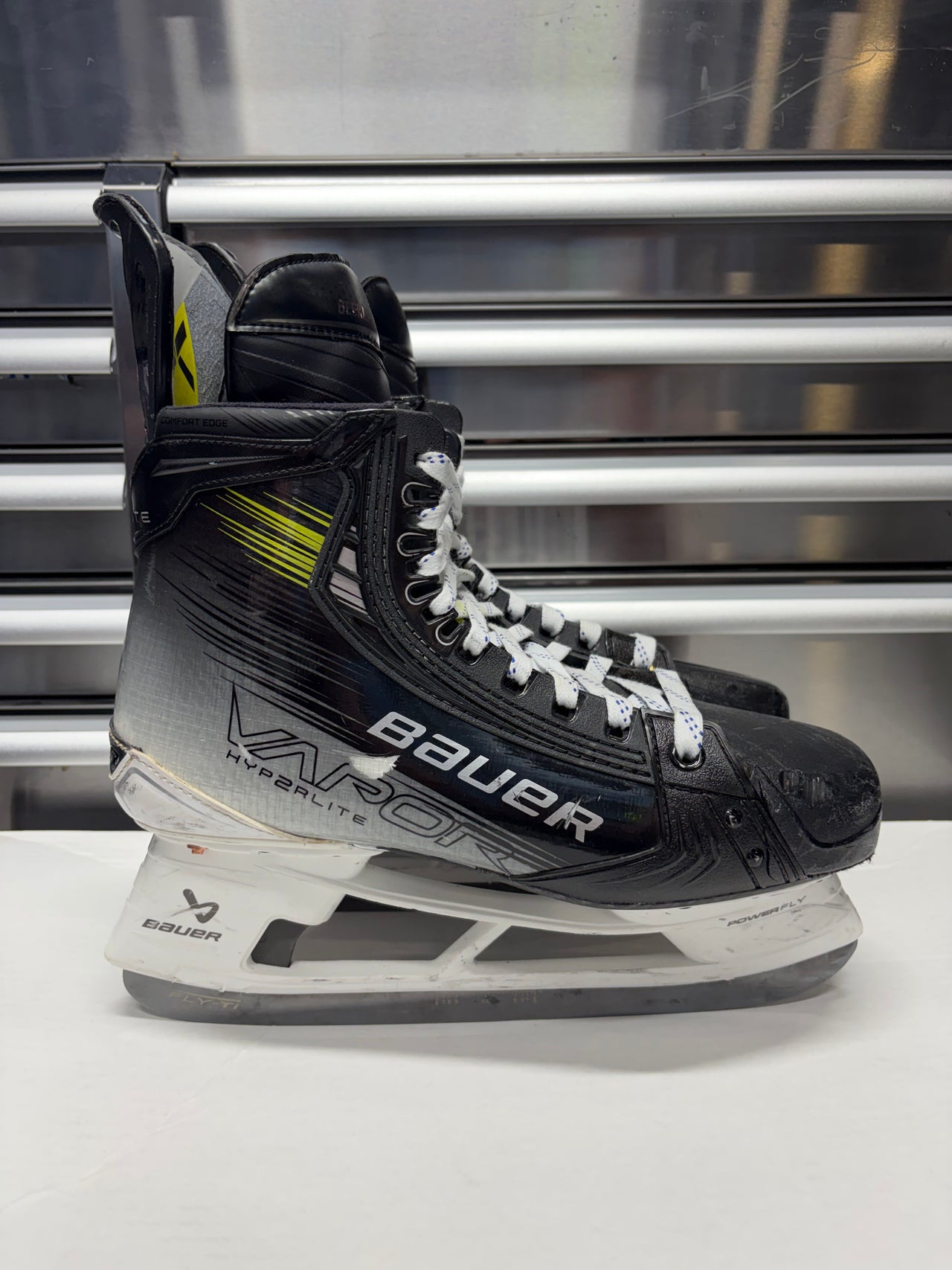 Bauer Hyperlite2 Skate Size 9.5 FIT 2 (Used) NHL Pro Stock