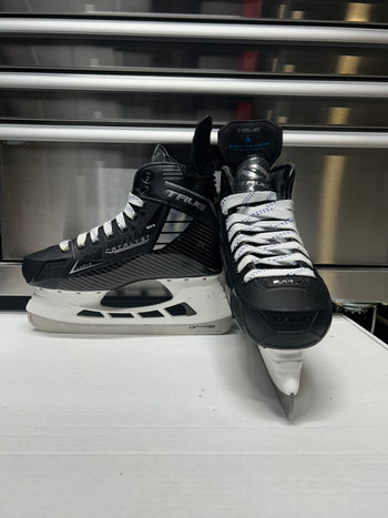 True Catalyst 9X4 Skate Size 7 Regular Width NHL Pro Stock (New)