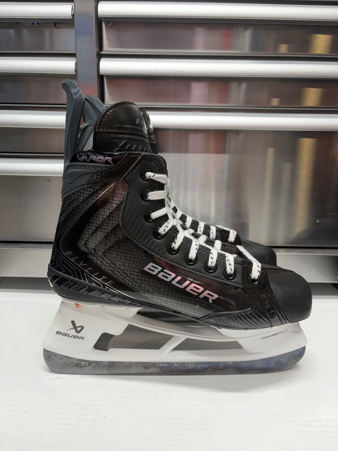 Bauer Vapor Flylite Skate Size 8 FIT 1 (New) NHL Pro Stock