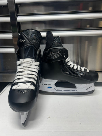 True Catalyst Pro Skate Size 6 Regular Width OHL Pro Stock (New)