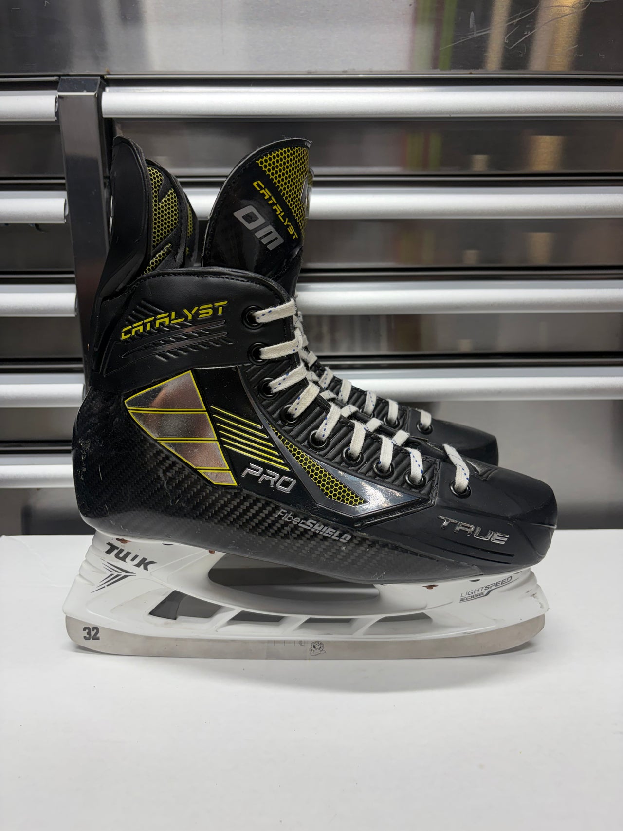 True Catalyst Pro Skate Size 8.5 Regular Width (New) OHL Pro Stock