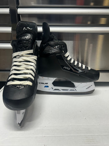 True Catalyst Pro Skate Size 7 Regular Width OHL Pro Stock (New)
