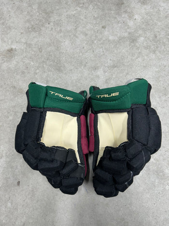 13.5” True Catalyst 9X Pro Stock Hockey Gloves Arizona Coyotes Kachina (New)
