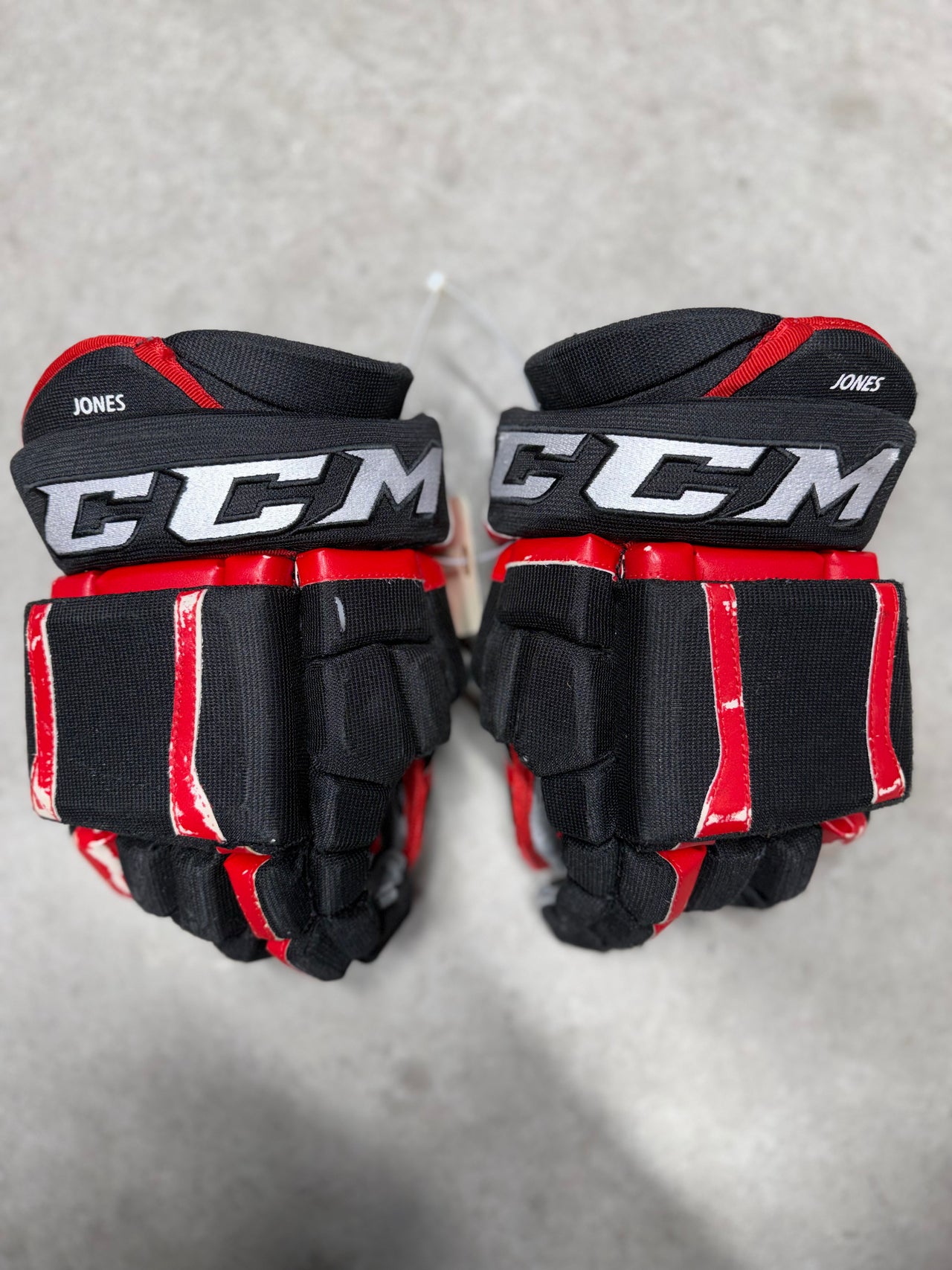 13” CCM HG 97 Chicago Blackhawks Hockey Gloves Used