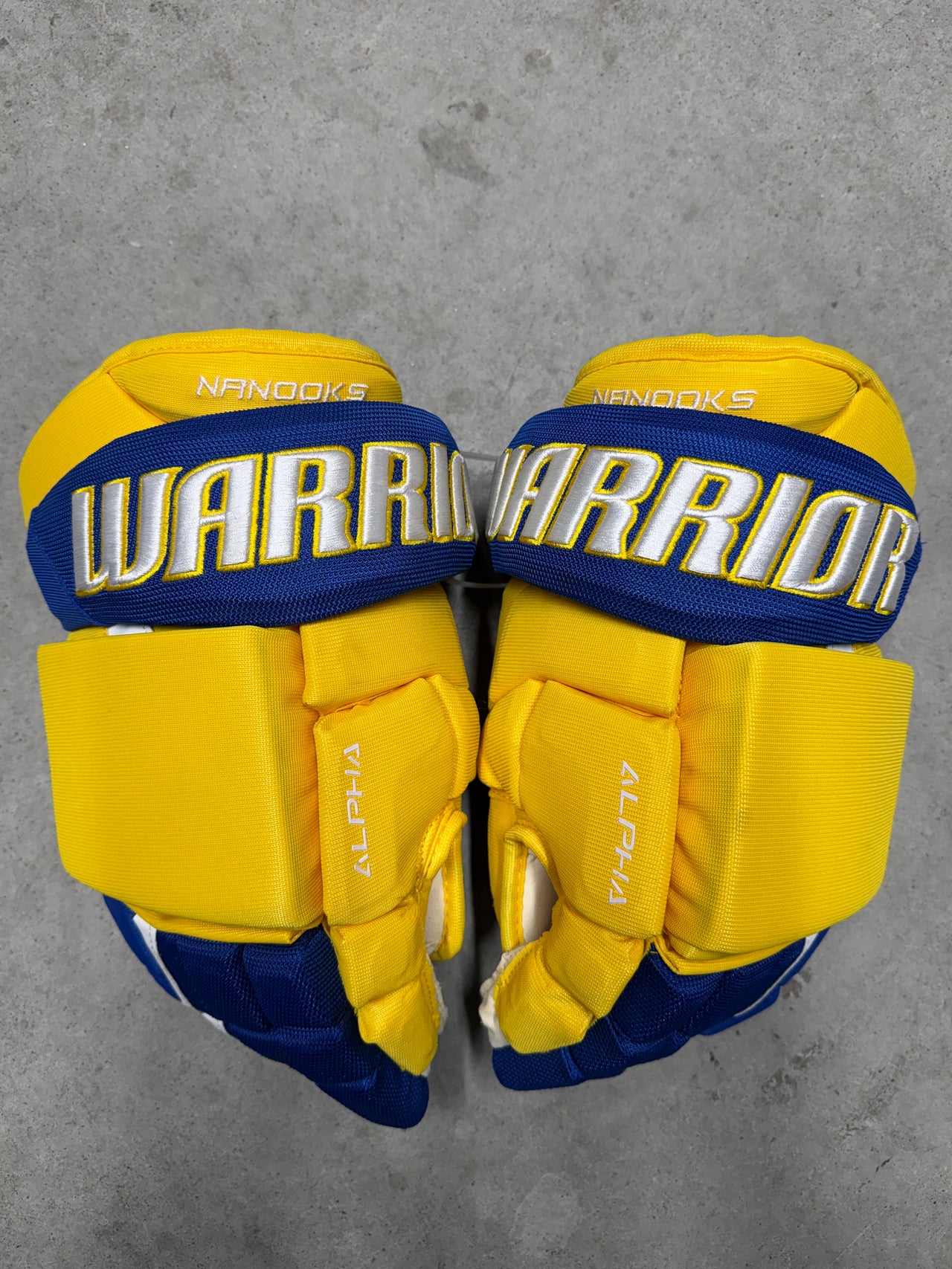 14” Warrior Alpha Pro Custom University Alaska Fairbanks Hockey Gloves New