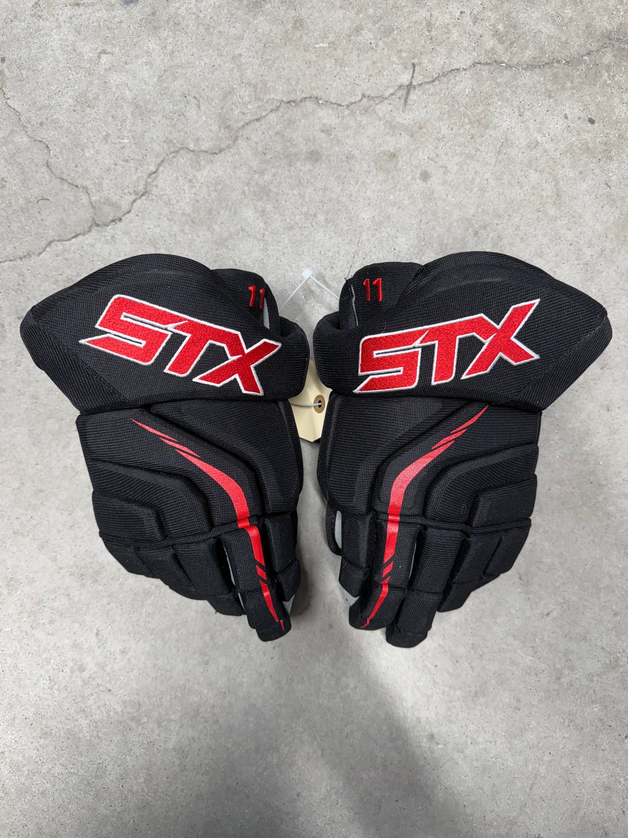13” STX Surgeon Pro Chicago Blackhawks Hockey Gloves (New)