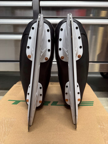 True Catalyst Pro Skate Size 9 NHL Pro Stock (New)