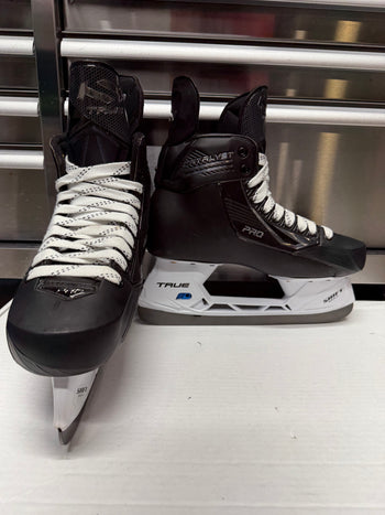 True Catalyst Pro Skate Size 10 NHL Pro Stock (New)