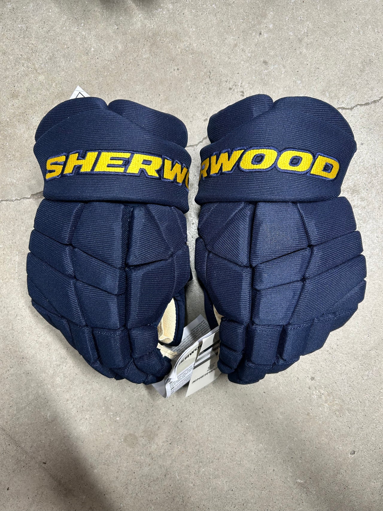 13” Sherwood Code 3 Pro Stock Hockey Gloves William Nylander Team Sweden