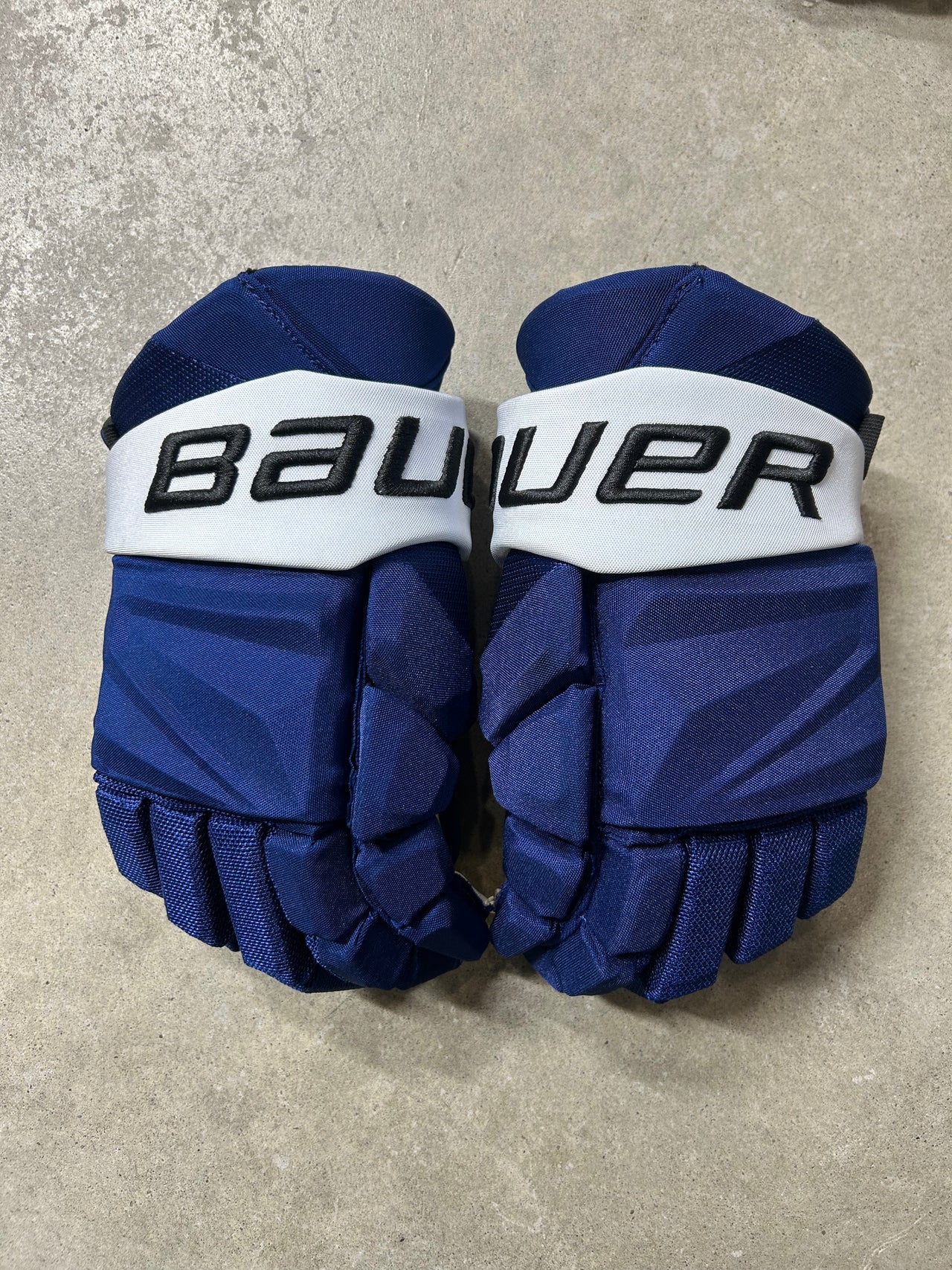 15” Bauer Vapor Hyperlite Tampa Bay Lightning Gloves Pro Stock New