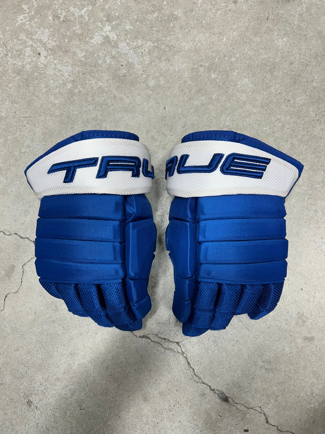 13” True 4 Roll Pro Toronto Maple Leafs Pro Stock Hockey Gloves (New)