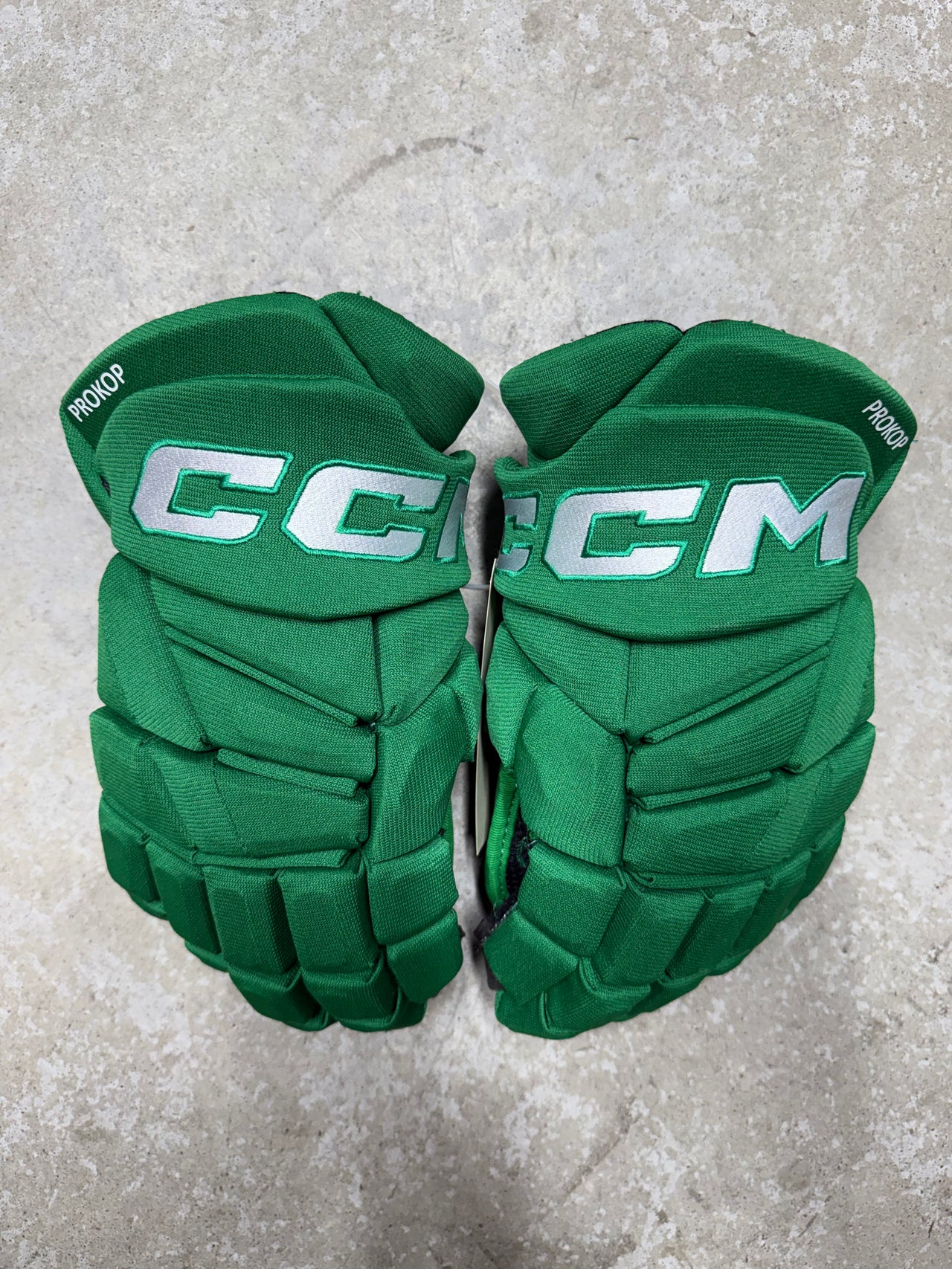14” CCM Jetspeed FT8 Pro Gloves Toronto St Pats Pro Stock (Used)